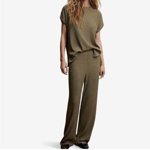 Mango Olive Green Textured Shirt and Pant Set Size Medium bottom large top